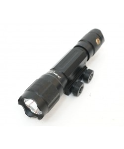 Фонарь тактический подствольный Q090 на Weaver, выносная кнопка