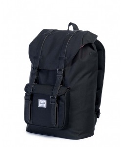 Рюкзак Herschel Little America Backpack 17L, черный с каучуковыми пряжками