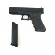 Страйкбольный пистолет WE Glock-17 Gen.4, сменные накладки (WE-G001B-BK) - фото № 4