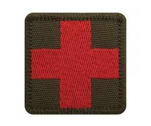Шеврон ”Крест медика”, вышивка, 50x50 мм (красный, фон олива)