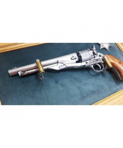 Револьвер Colt Army (США, 1860 г., Гражд. война) на бархатном панно, 43x23 зеленый бархат, дуб