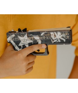 Резинкострел ARMA макет пистолета Glock из игры CS:GO в скине «Пустынный повстанец»