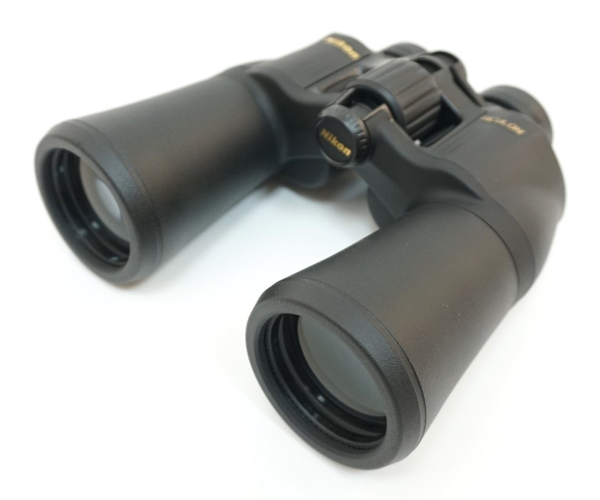 Бинокль Nikon Aculon A211 10x50 Porro
