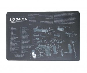 Коврик для чистки оружия Sig Sauer P226 42,5х28 см (черно-белый)