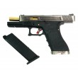 Страйкбольный пистолет WE Glock-17 G-Force, черная рамка, серебр. затвор, золот. ствол - фото № 4