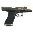 Страйкбольный пистолет WE Glock-17 G-Force, черная рамка, серебр. затвор, золот. ствол - фото № 7