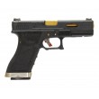 Страйкбольный пистолет WE Glock-17 G-Force, черная рамка и затвор, золот. ствол - фото № 2