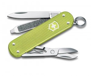 Нож-брелок Victorinox Classic Alox SD Colors 0.6221.241G Lime Twist (58 мм, лаймовый)