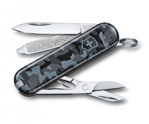 Нож-брелок Victorinox Classic 0.6223.942 Navy Camouflage (58 мм, камуфляж)