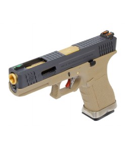 Страйкбольный пистолет WE Glock-17 G-Force, Tan рамка, черный затвор, золот. ствол