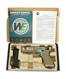 Страйкбольный пистолет WE Glock-18 G-Force, Tan рамка, серебр. затвор, золот. ствол