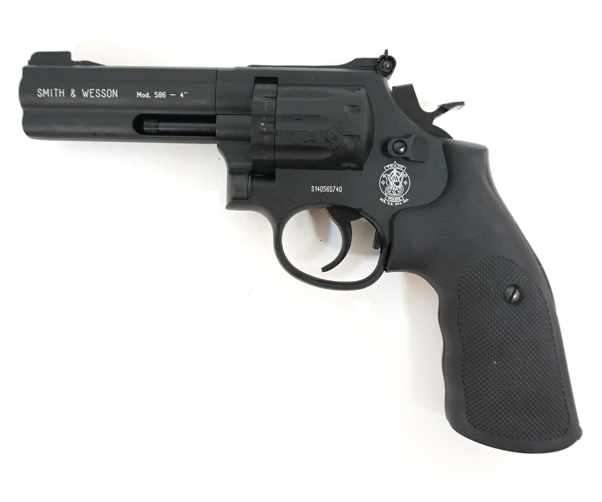 Пневматический револьвер Umarex Smith & Wesson 586 4”