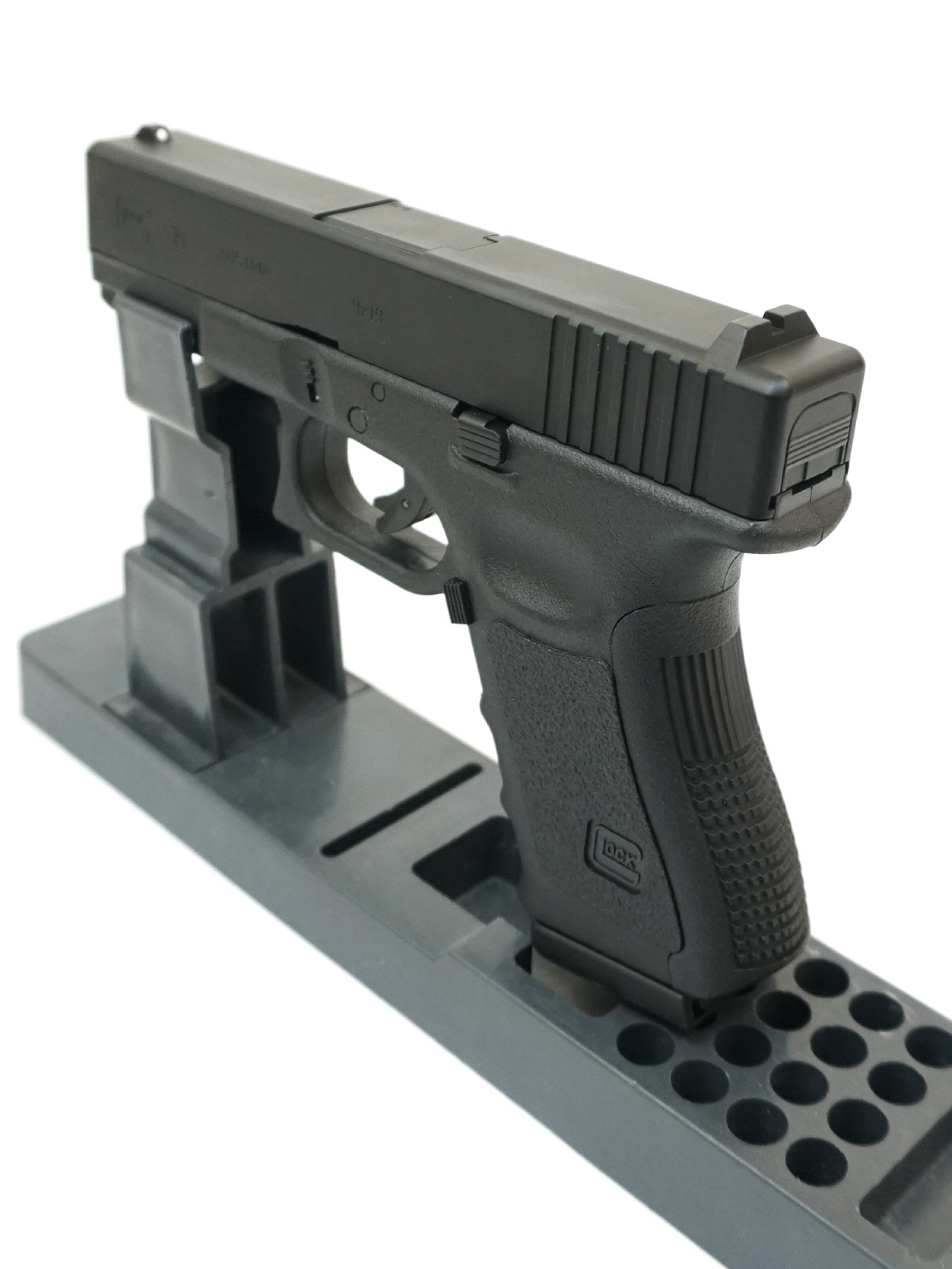 Пневматический пистолет Umarex Glock 19